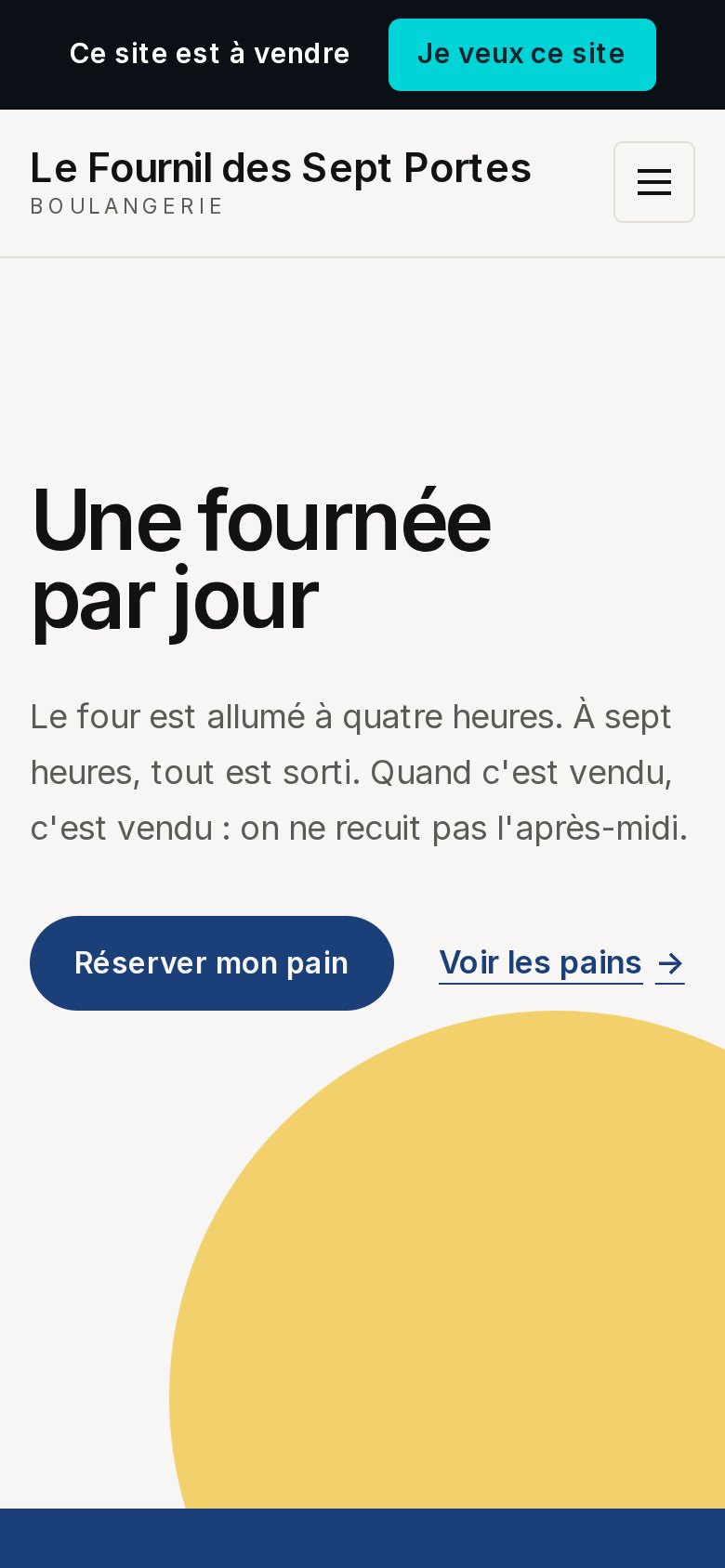 Site clé en main pour boulangerie, affiché sur un téléphone
